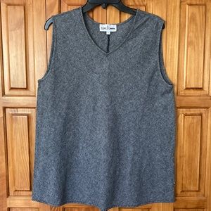 Neon Buddha; Linen Top; Sleeveless; V-Neck; Black/White;